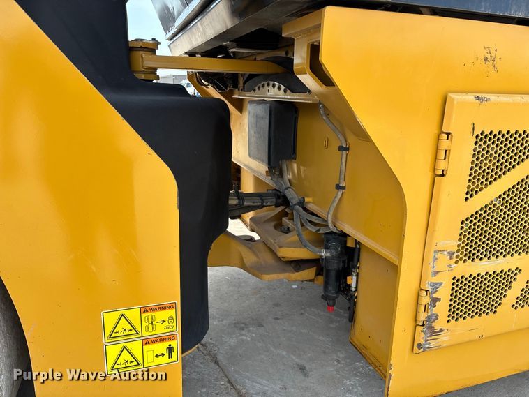 image for item EN5590 2019 Caterpillar CB13 double drum vibratory roller
