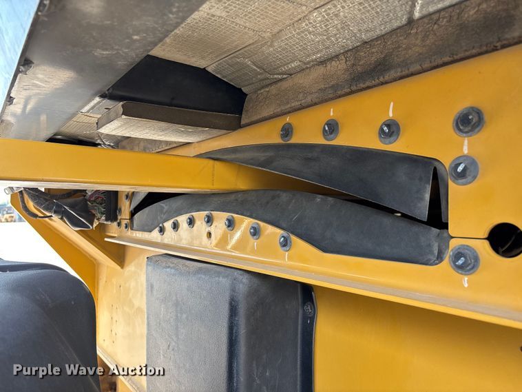 image for item EN5590 2019 Caterpillar CB13 double drum vibratory roller