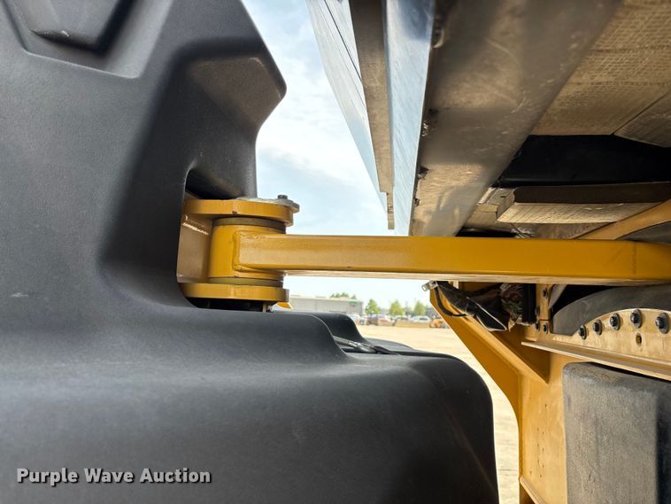 image for item EN5590 2019 Caterpillar CB13 double drum vibratory roller