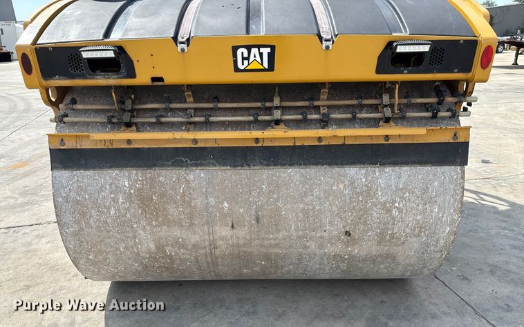 image for item EN5590 2019 Caterpillar CB13 double drum vibratory roller