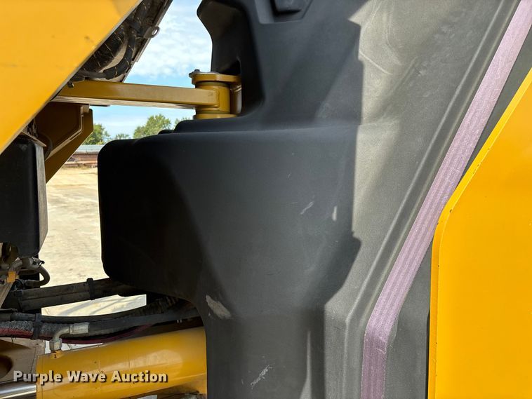 image for item EN5590 2019 Caterpillar CB13 double drum vibratory roller