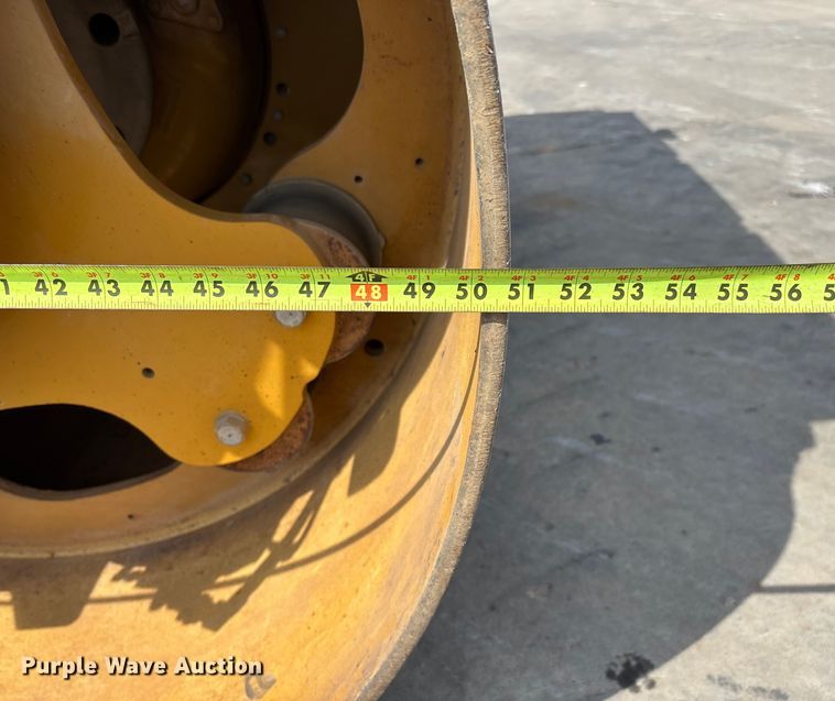 image for item EN5590 2019 Caterpillar CB13 double drum vibratory roller