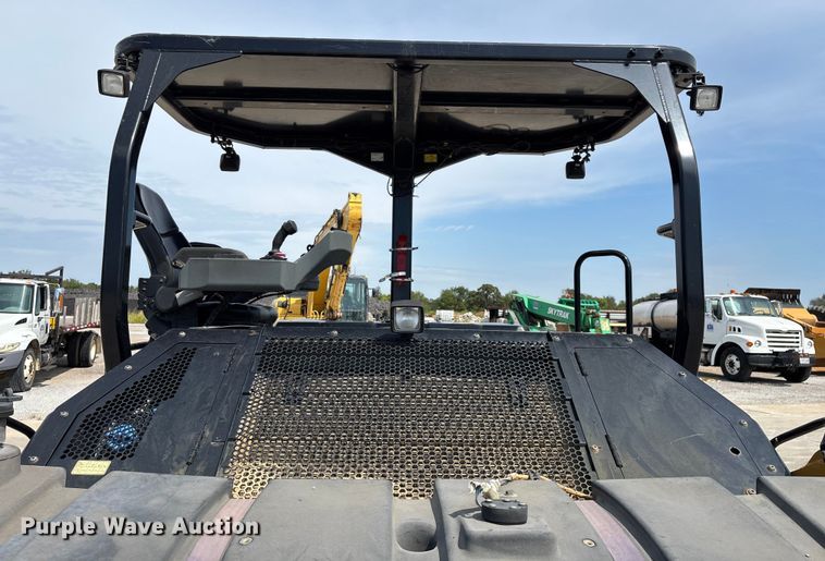 image for item EN5590 2019 Caterpillar CB13 double drum vibratory roller