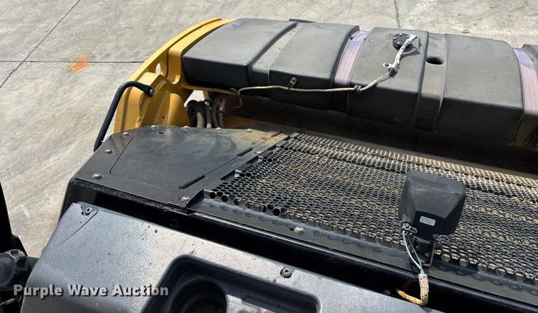 image for item EN5590 2019 Caterpillar CB13 double drum vibratory roller