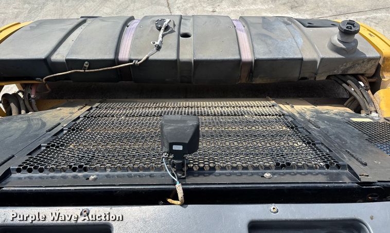 image for item EN5590 2019 Caterpillar CB13 double drum vibratory roller