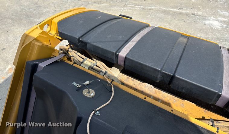 image for item EN5590 2019 Caterpillar CB13 double drum vibratory roller