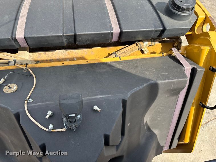 image for item EN5590 2019 Caterpillar CB13 double drum vibratory roller