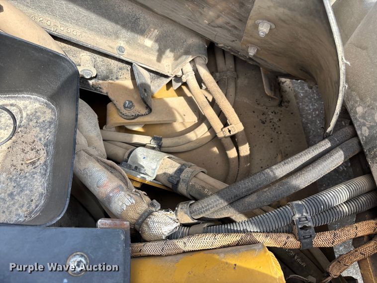 image for item EN5590 2019 Caterpillar CB13 double drum vibratory roller