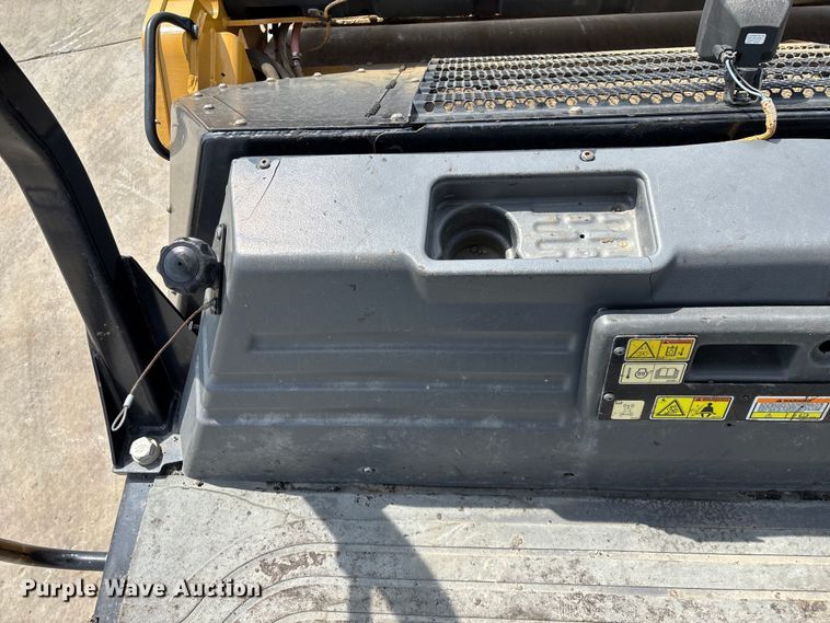 image for item EN5590 2019 Caterpillar CB13 double drum vibratory roller