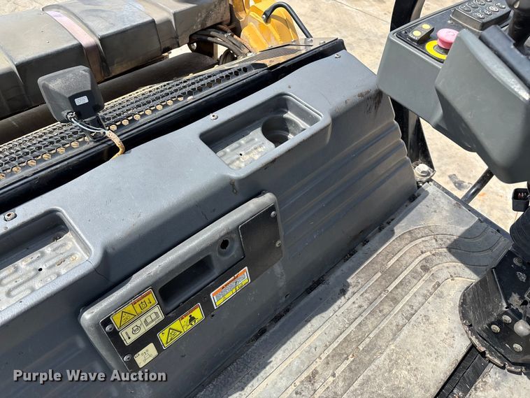 image for item EN5590 2019 Caterpillar CB13 double drum vibratory roller