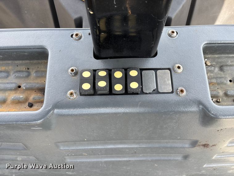 image for item EN5590 2019 Caterpillar CB13 double drum vibratory roller