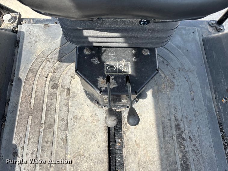 image for item EN5590 2019 Caterpillar CB13 double drum vibratory roller