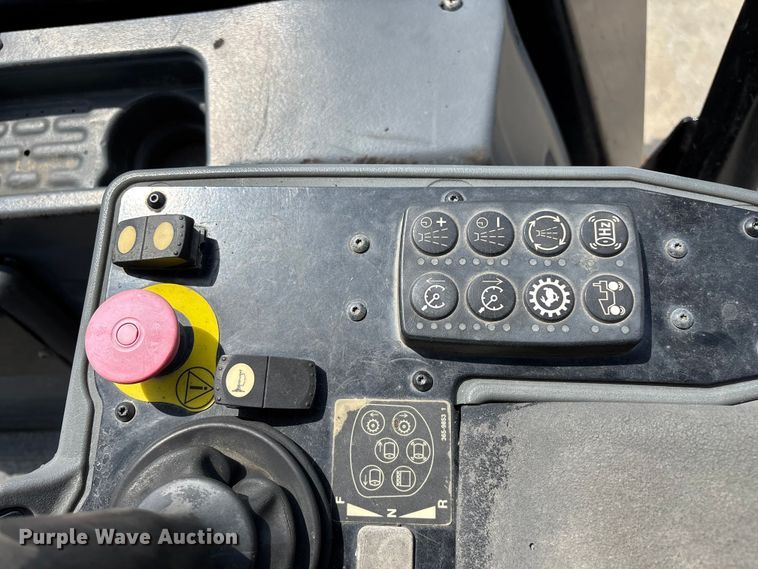 image for item EN5590 2019 Caterpillar CB13 double drum vibratory roller