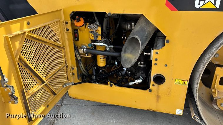 image for item EN5590 2019 Caterpillar CB13 double drum vibratory roller