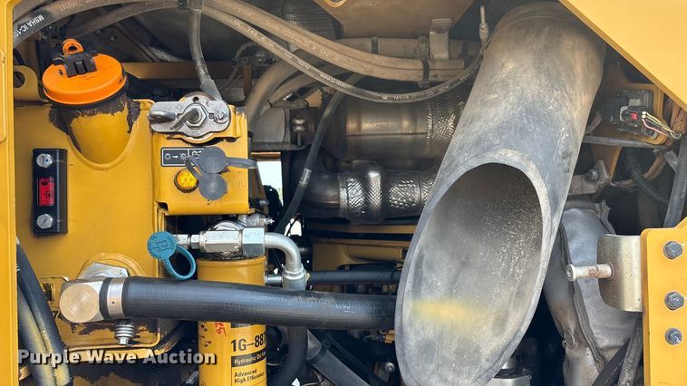 image for item EN5590 2019 Caterpillar CB13 double drum vibratory roller