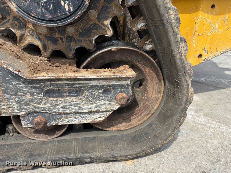 image for item EN5591 2021 John Deere 325G tracked skid steer loader