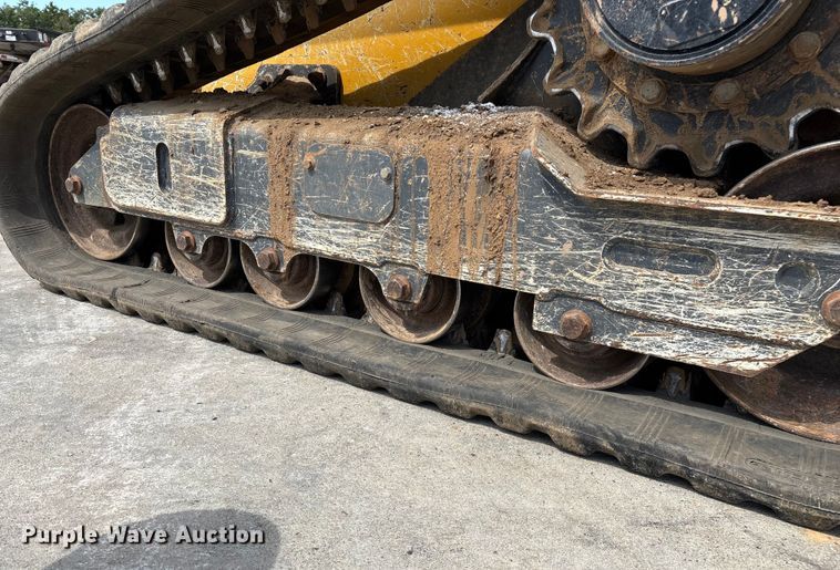 image for item EN5591 2021 John Deere 325G tracked skid steer loader