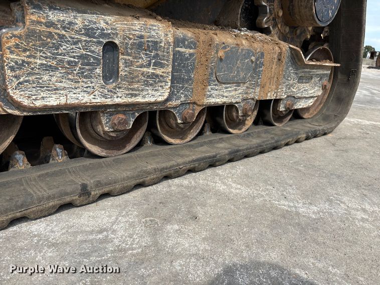 image for item EN5591 2021 John Deere 325G tracked skid steer loader