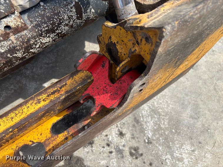 image for item EN5591 2021 John Deere 325G tracked skid steer loader