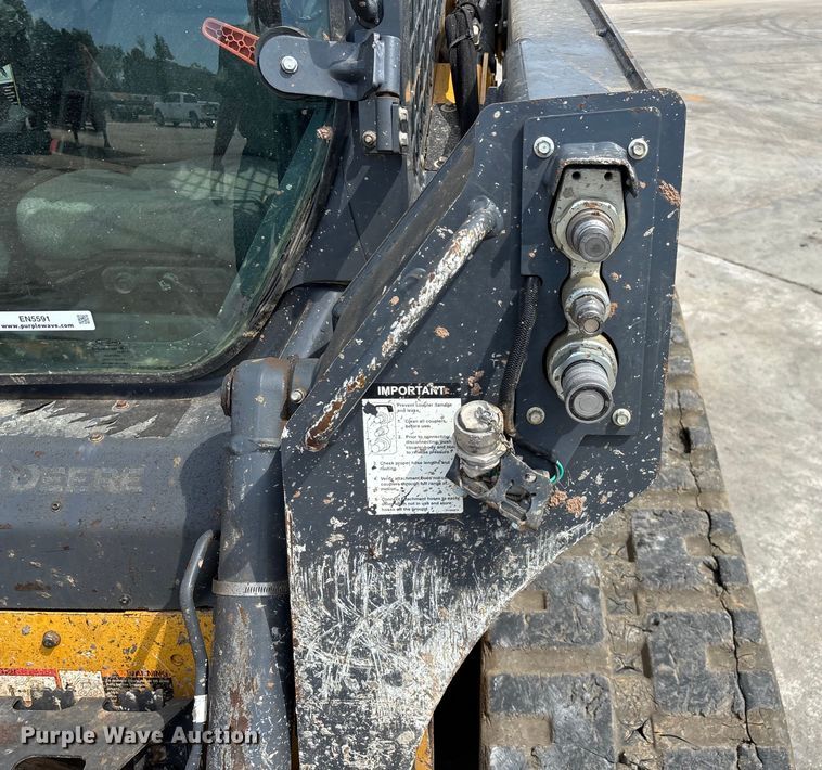 image for item EN5591 2021 John Deere 325G tracked skid steer loader