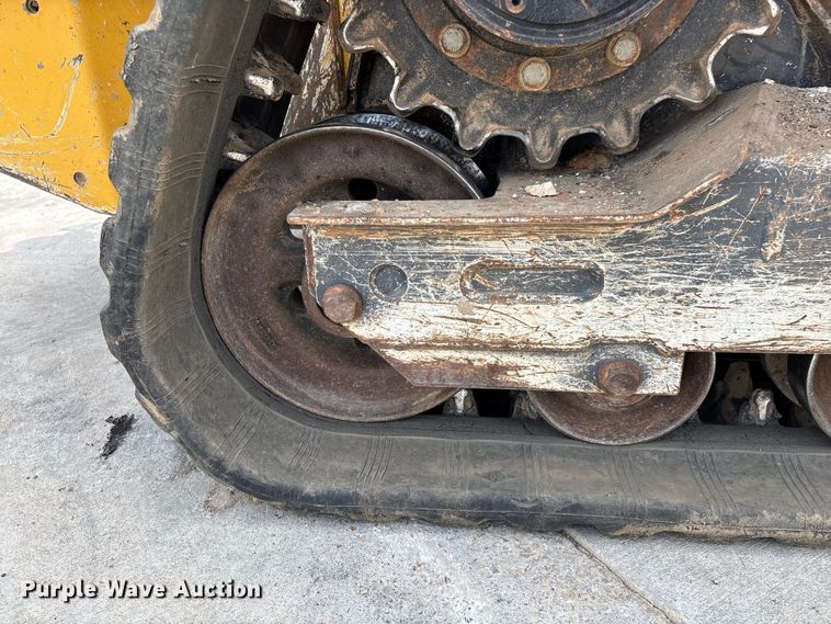 image for item EN5591 2021 John Deere 325G tracked skid steer loader