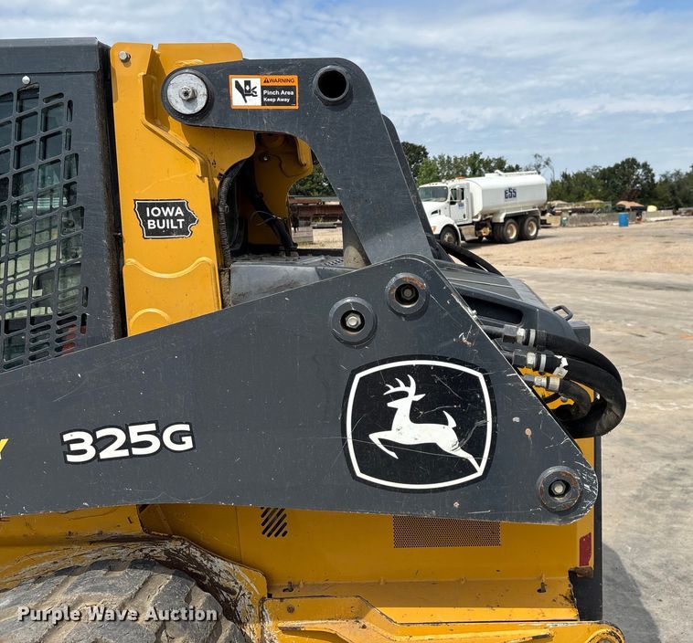 image for item EN5591 2021 John Deere 325G tracked skid steer loader