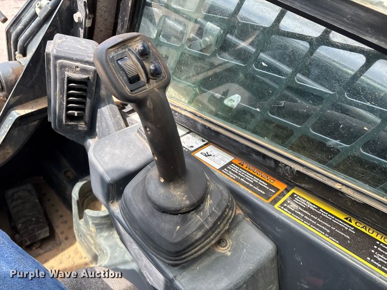 image for item EN5591 2021 John Deere 325G tracked skid steer loader