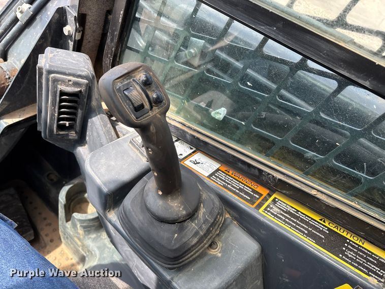 image for item EN5591 2021 John Deere 325G tracked skid steer loader