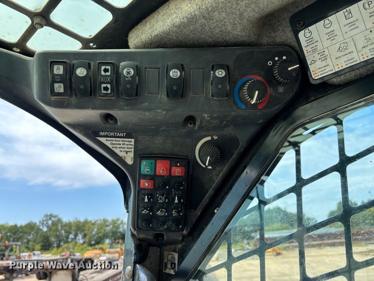 image for item EN5591 2021 John Deere 325G tracked skid steer loader