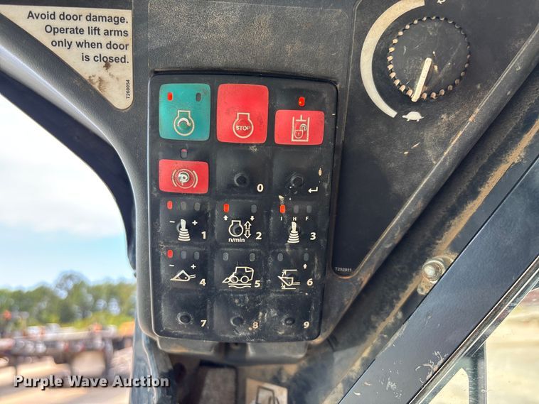 image for item EN5591 2021 John Deere 325G tracked skid steer loader