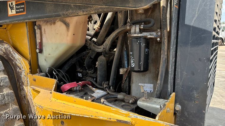 image for item EN5591 2021 John Deere 325G tracked skid steer loader