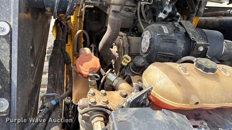 image for item EN5591 2021 John Deere 325G tracked skid steer loader