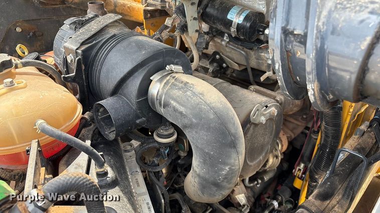 image for item EN5591 2021 John Deere 325G tracked skid steer loader