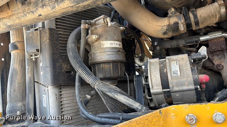 image for item EN5591 2021 John Deere 325G tracked skid steer loader