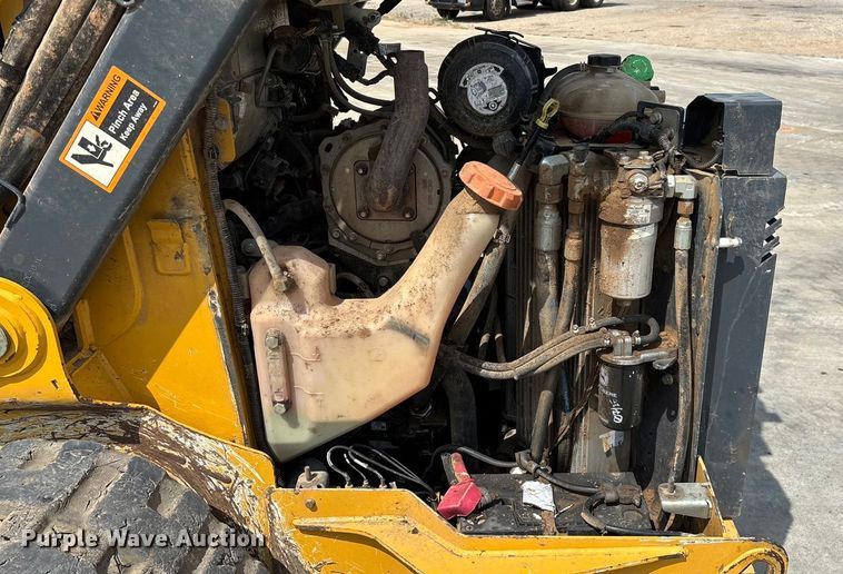 image for item EN5591 2021 John Deere 325G tracked skid steer loader