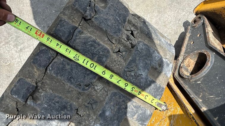 image for item EN5591 2021 John Deere 325G tracked skid steer loader