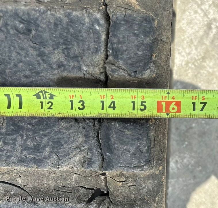 image for item EN5591 2021 John Deere 325G tracked skid steer loader