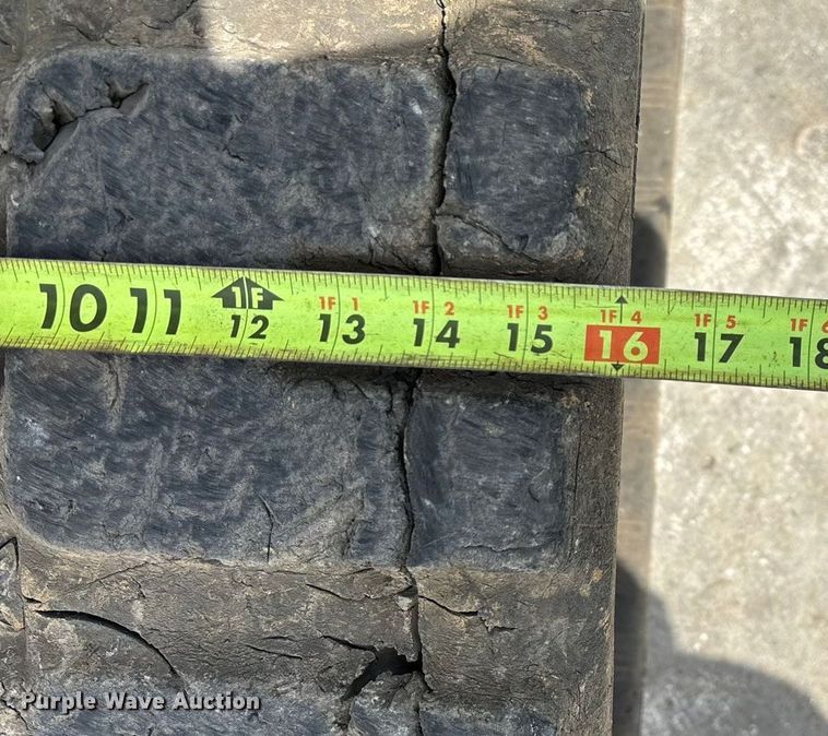 image for item EN5591 2021 John Deere 325G tracked skid steer loader