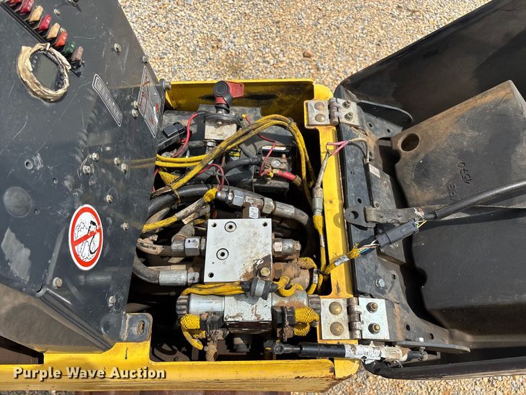 image for item EN5592 2012 Bomag BMP 8500 trench compactor