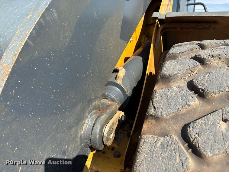 image for item EN5595 2014 John Deere 544K wheel loader