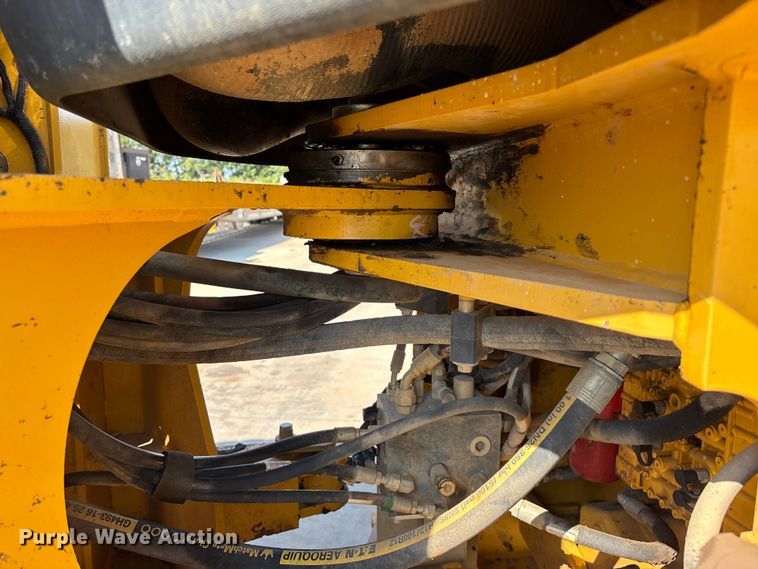 image for item EN5595 2014 John Deere 544K wheel loader