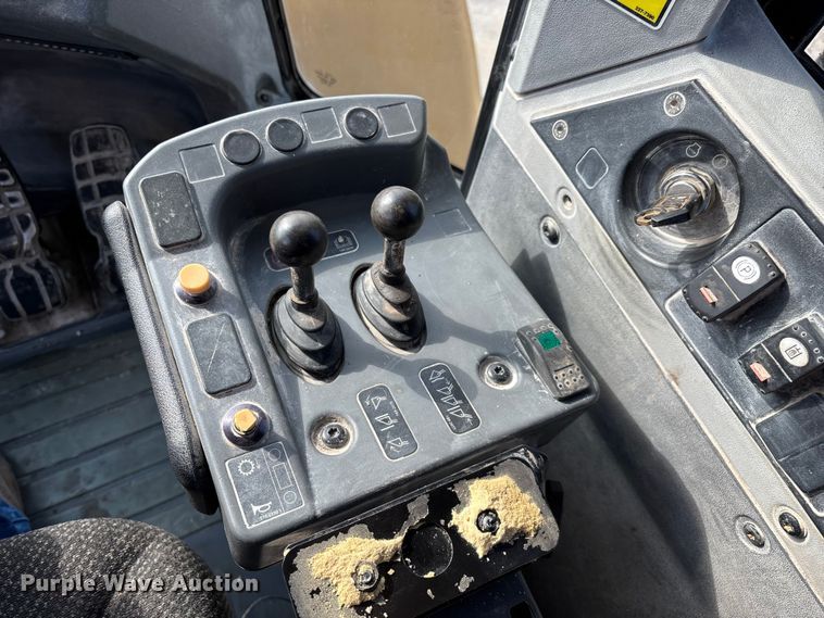 image for item EN5597 2012 Caterpillar 966K wheel loader