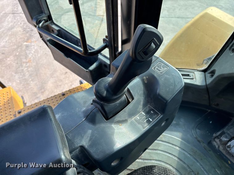 image for item EN5597 2012 Caterpillar 966K wheel loader