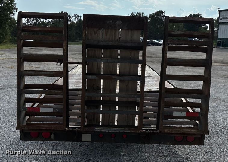 image for item EN5615 2004 Elite equipment trailer