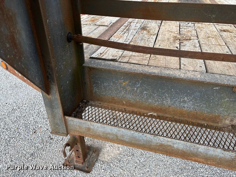 image for item EN5615 2004 Elite equipment trailer