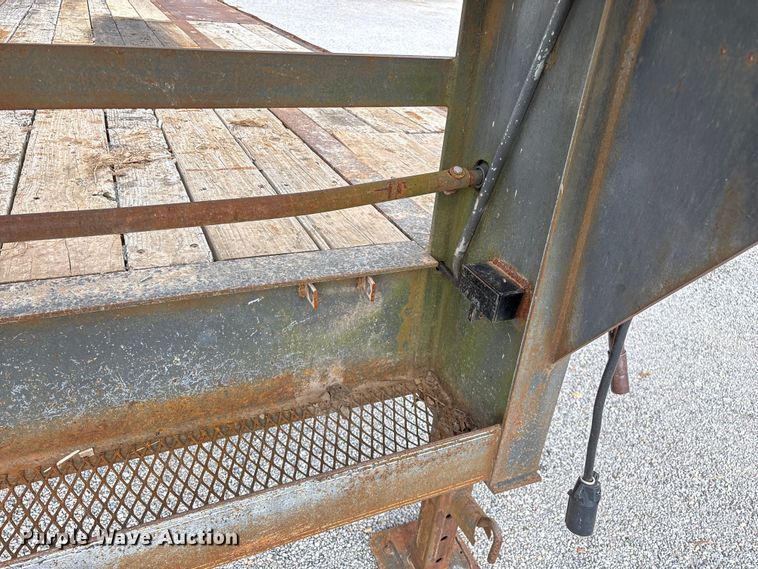 image for item EN5615 2004 Elite equipment trailer