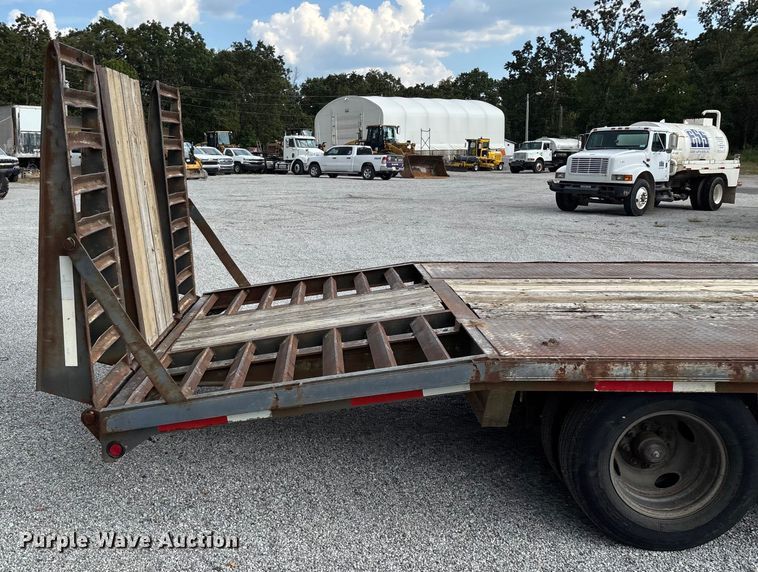 image for item EN5615 2004 Elite equipment trailer