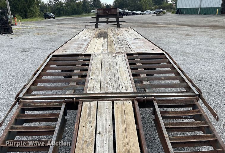 image for item EN5615 2004 Elite equipment trailer