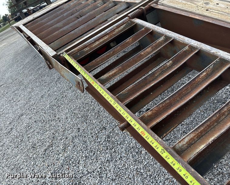 image for item EN5615 2004 Elite equipment trailer