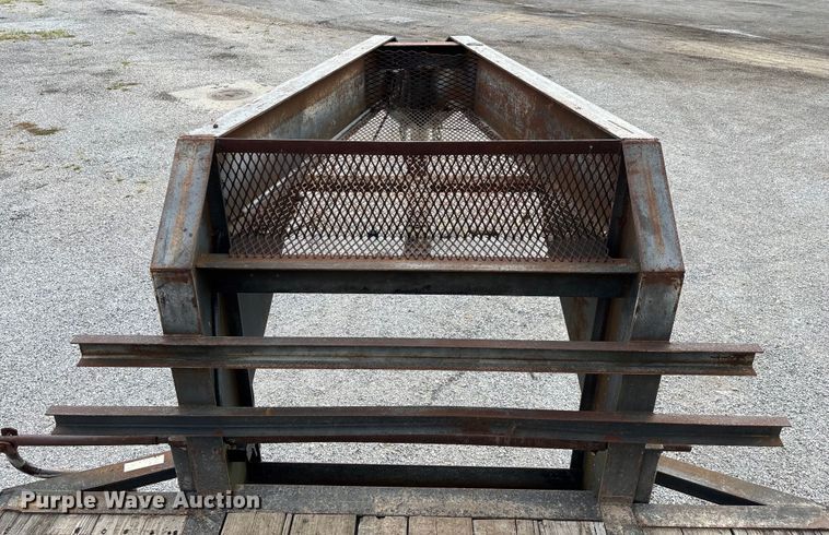 image for item EN5615 2004 Elite equipment trailer